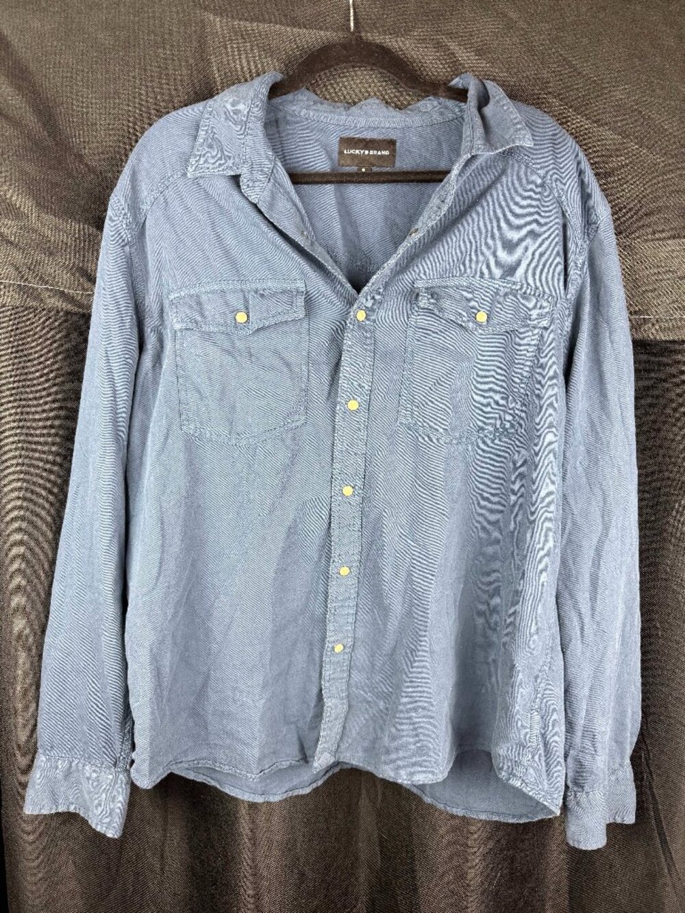 Lucky Brand Blue Chambray Button Down Shirt (Size XL)